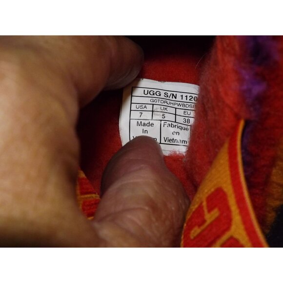 Size 7 UGG Oh Fluffita Fluff Yeah Slippers Pink & Rainbow Sherbert 2 Pairs 1 Prc - Picture 10 of 15